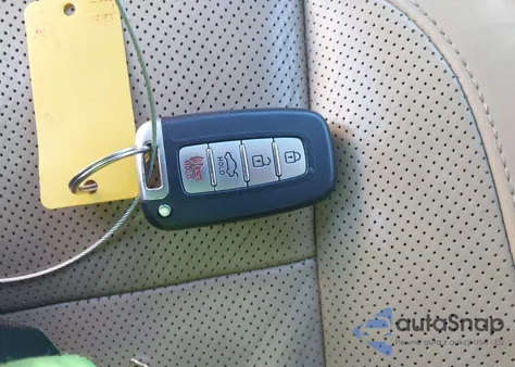 2011 Hyundai Genesis 4.6 z USA, uszkodzony, nr VIN KMHGC4DF4BU141740